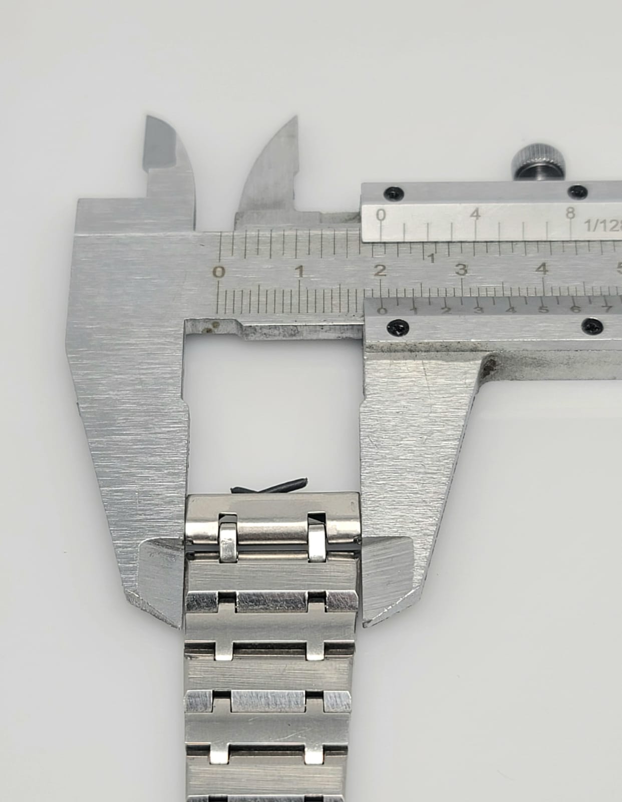 Whats20 MM Seiko Lord Matic 5606-5080 Vintage Men's Watch Bracelet XNB021App Image 2024-03-22 at 3.04.36 PM 20 MM Seiko Lord Matic 5606-5080 Vintage Men's Watch Bracelet XNB021