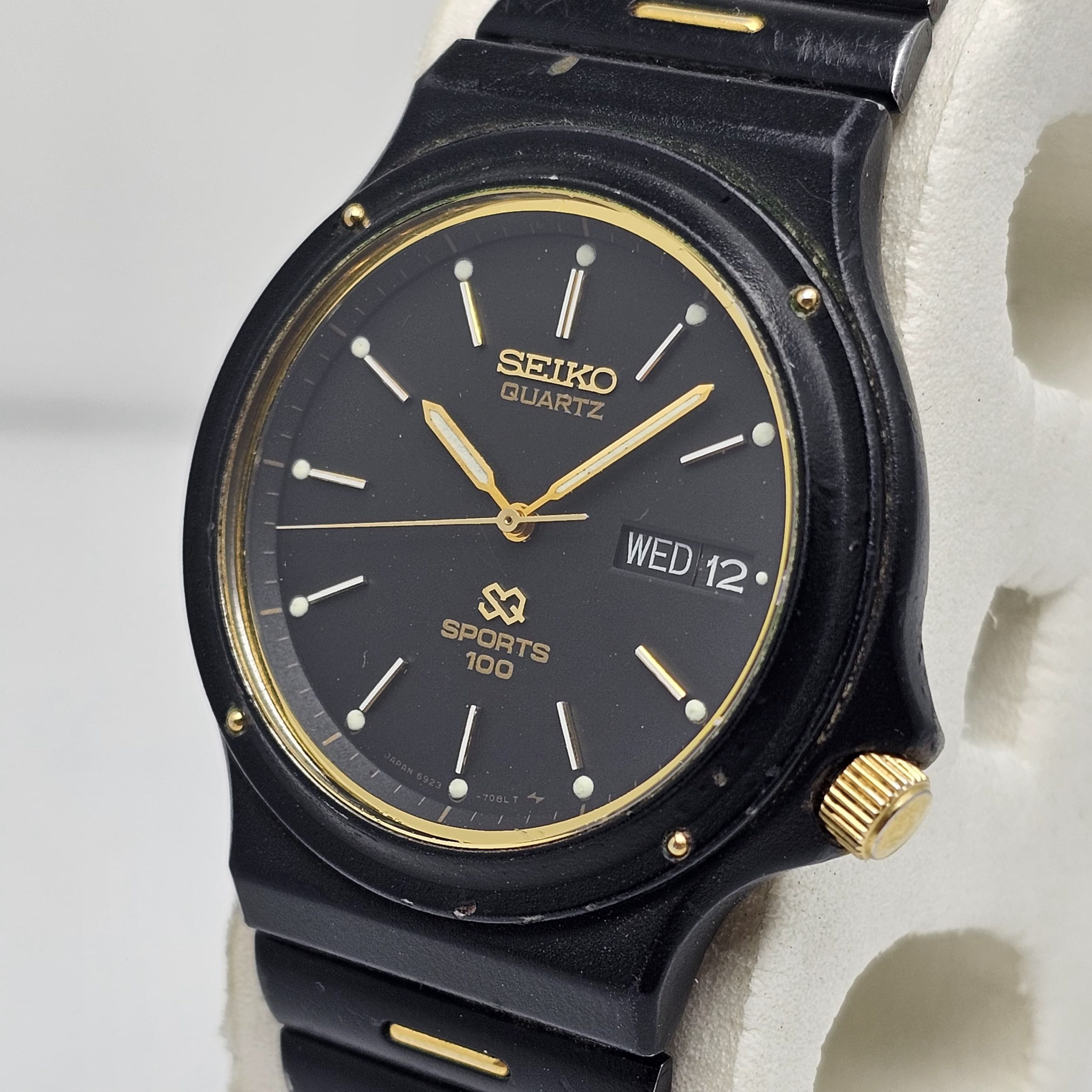 Seiko Sports 100 Quartz 6923-7060 Day/Date Vintage Men's Watch