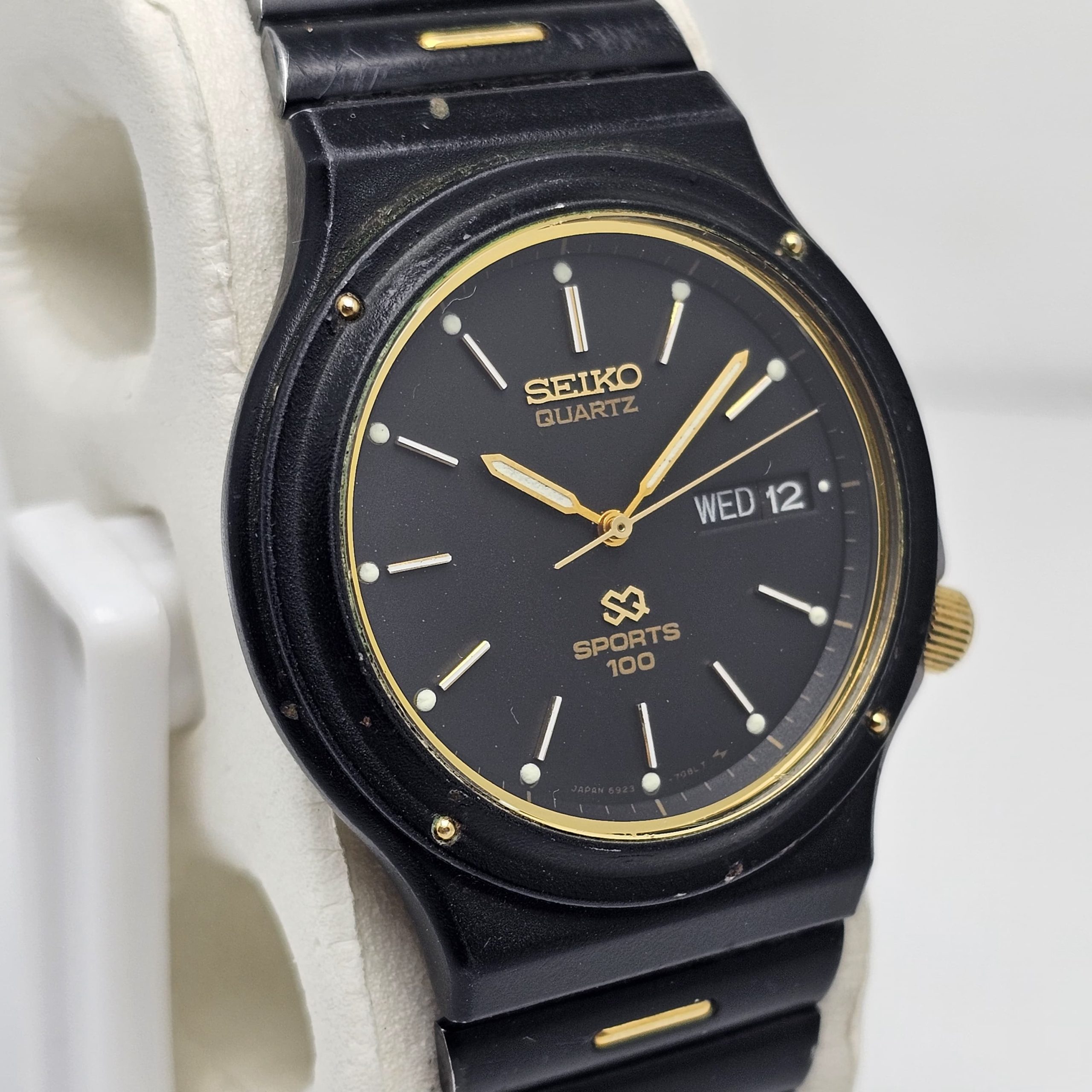 Seiko Sports 100 Quartz 6923-7060 Day/Date Vintage Men's Watch - Image 2