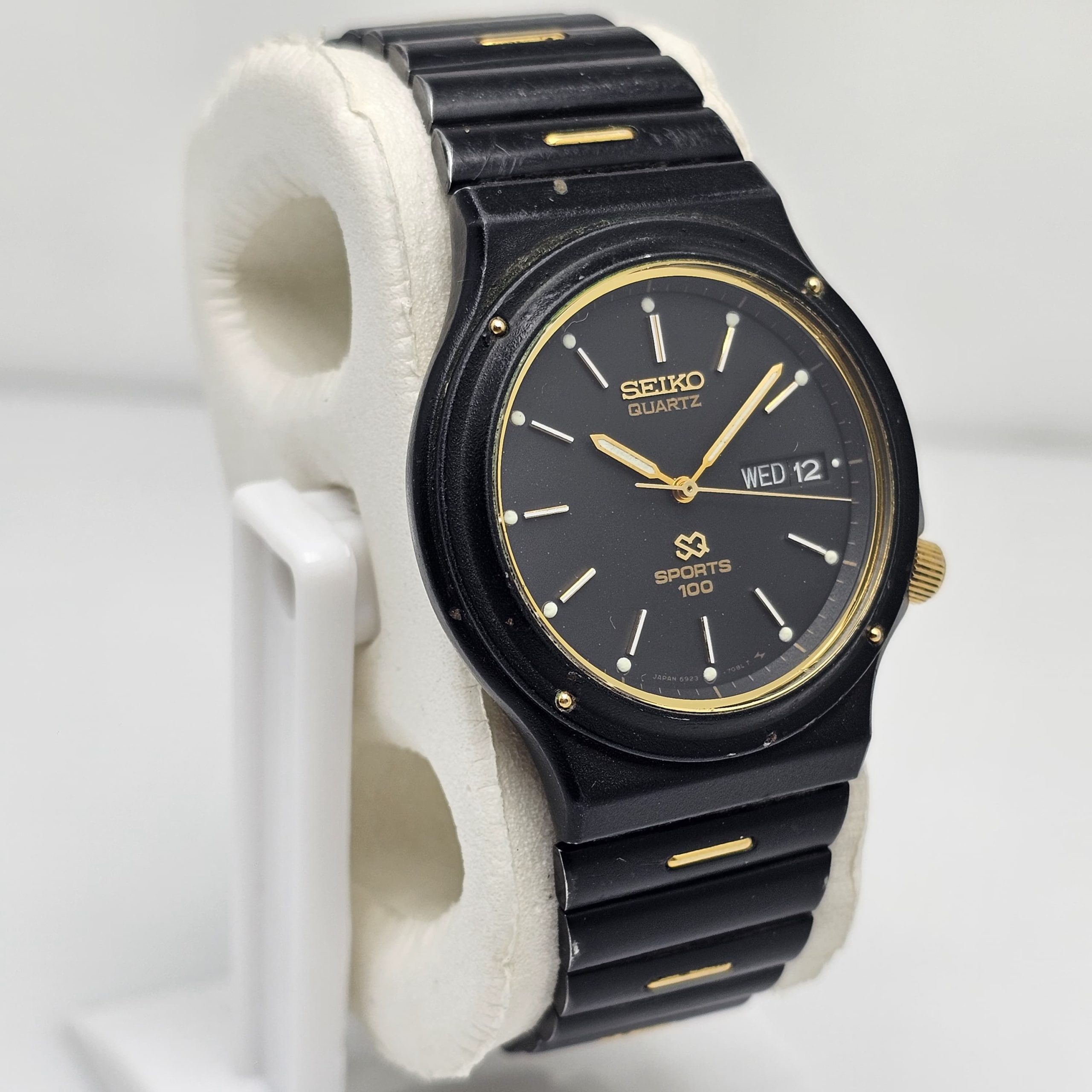 Seiko Sports 100 Quartz 6923-7060 Day/Date Vintage Men's Watch - Image 6