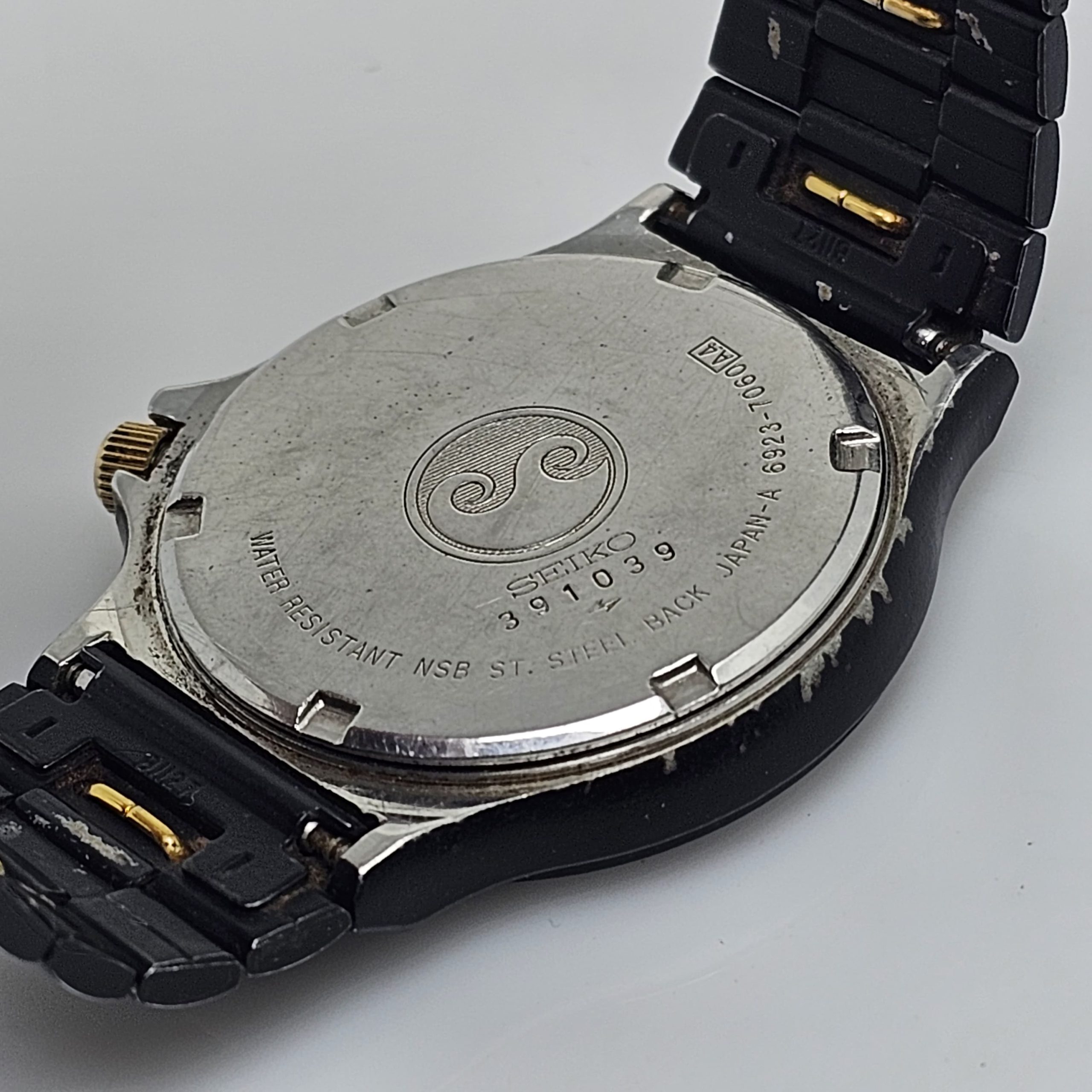 Seiko Sports 100 Quartz 6923-7060 Day/Date Vintage Men's Watch - Image 8