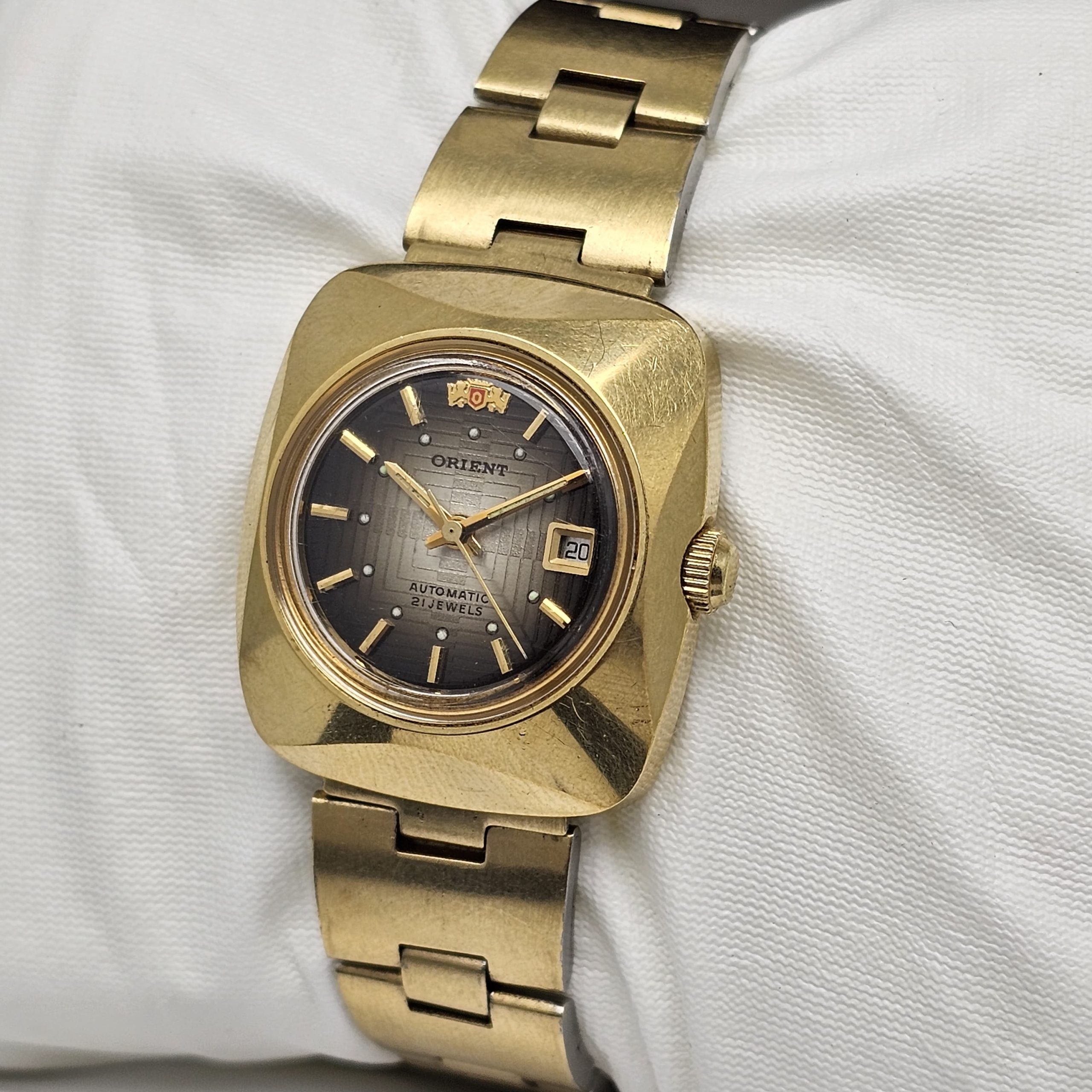 Orient E497961-00PR Automatic Golden Vintage Women's Watch - Image 3