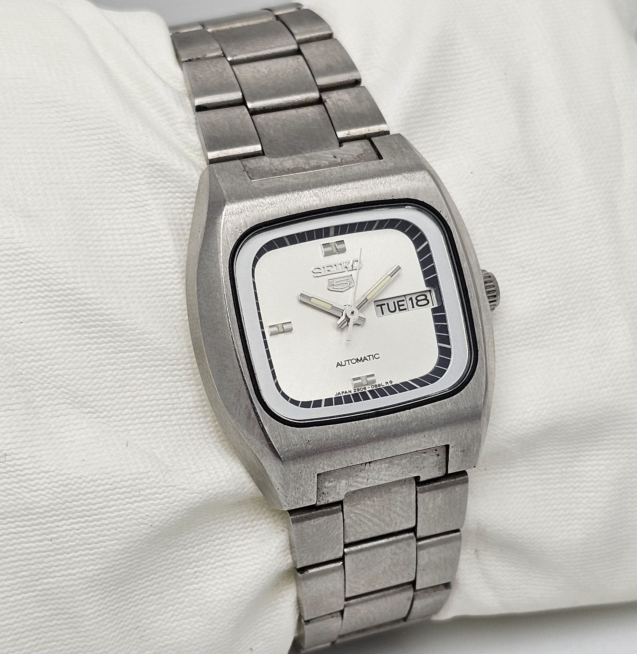 Seiko 5 Automatic 2906-5180 Day/Date Vintage Women's Watch - Image 3