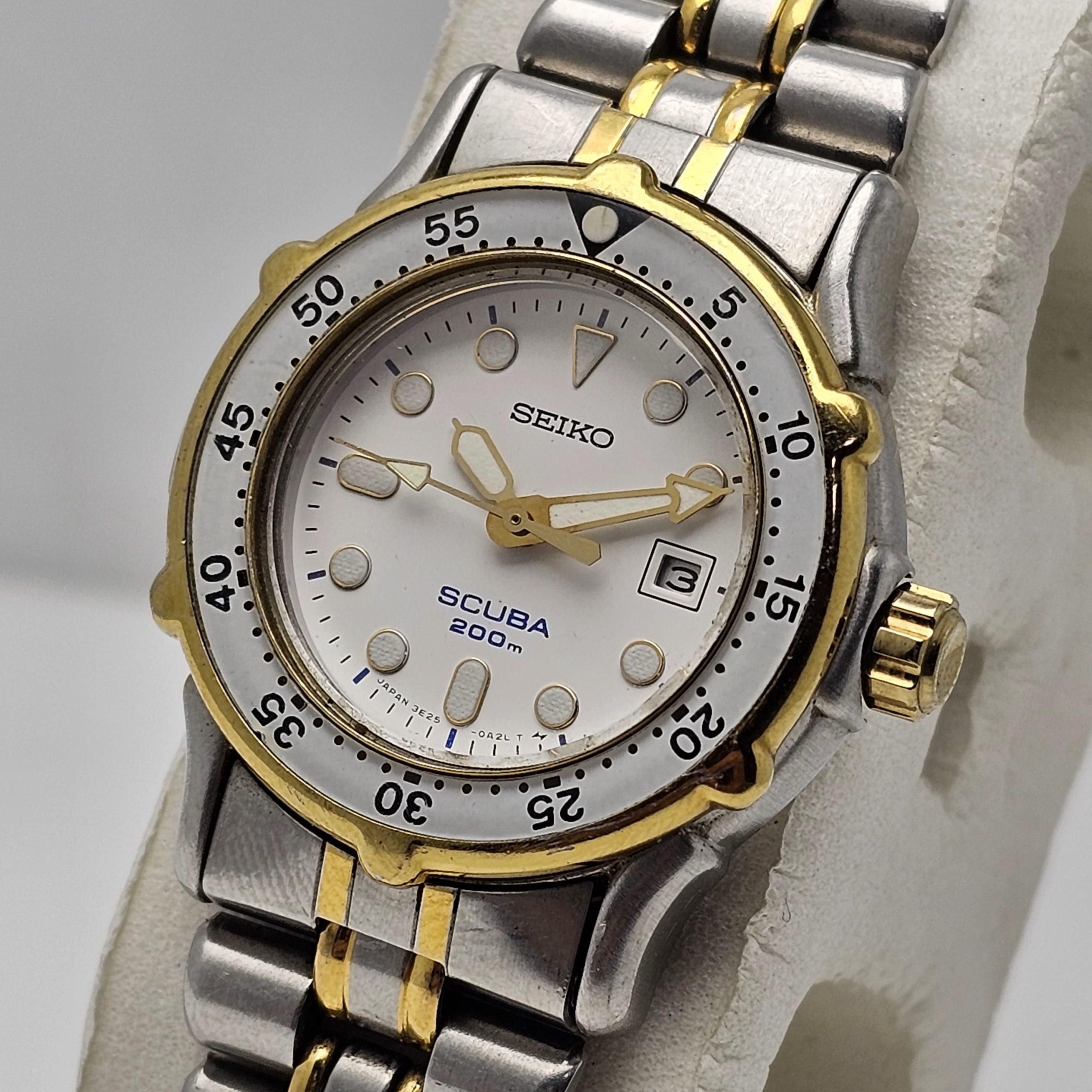 Seiko Scuba 200m 3E25-0A30 Quartz Vintage Women's Watch