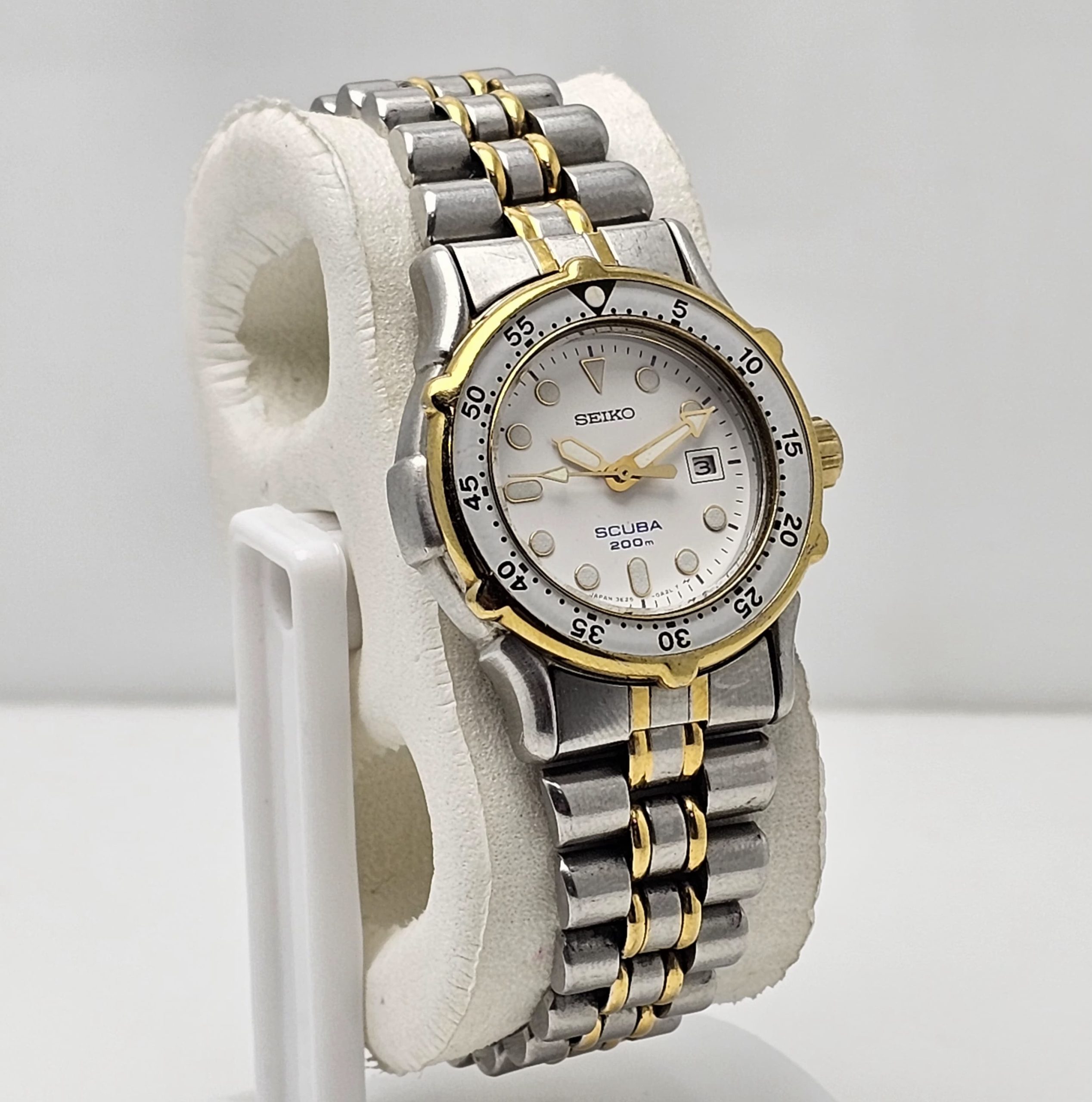 Seiko Scuba 200m 3E25-0A30 Quartz Vintage Women's Watch - Image 3