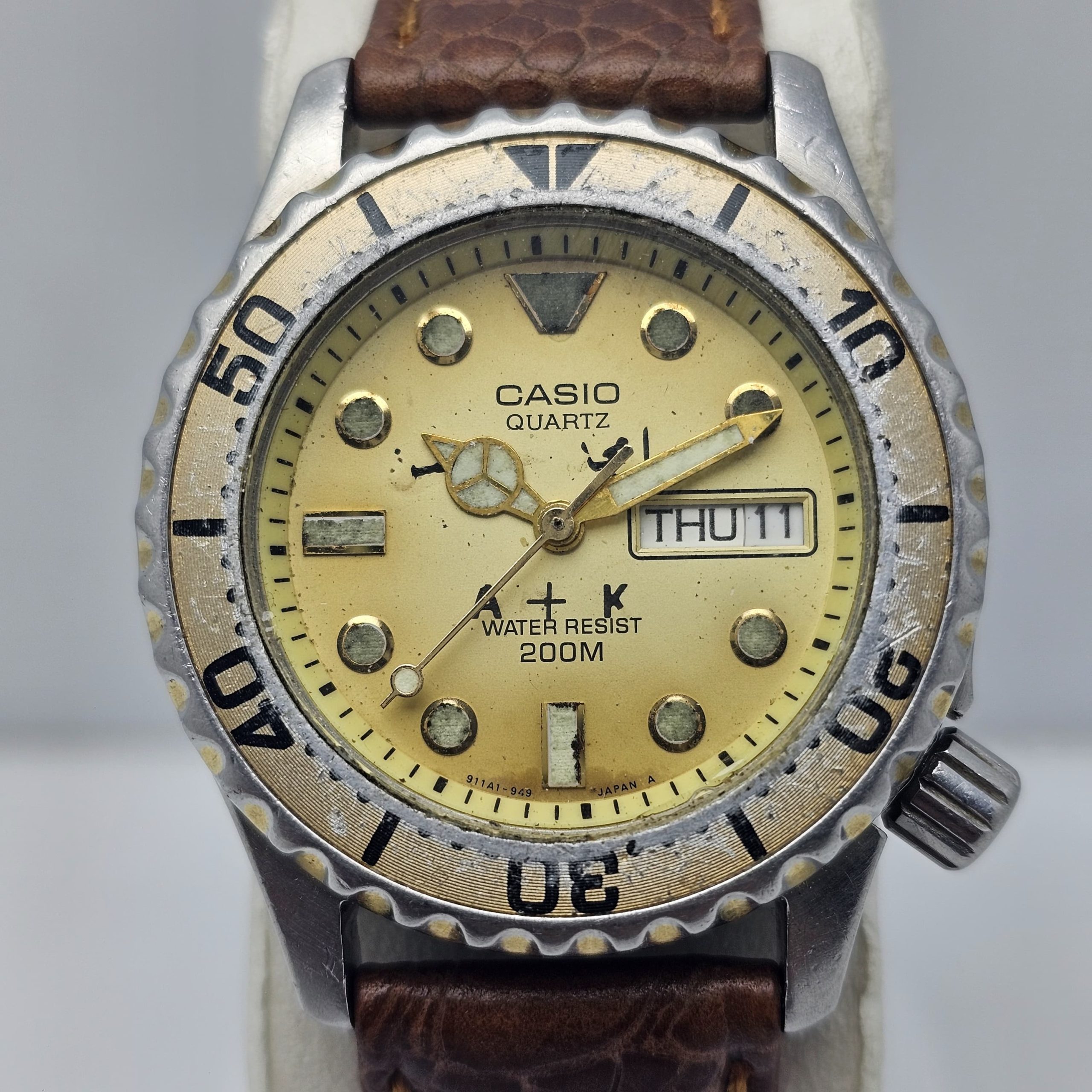 CASIO DIVER MD-702 QUARTZ 200 MM Module 394 VINTAGE MEN'S WATCH