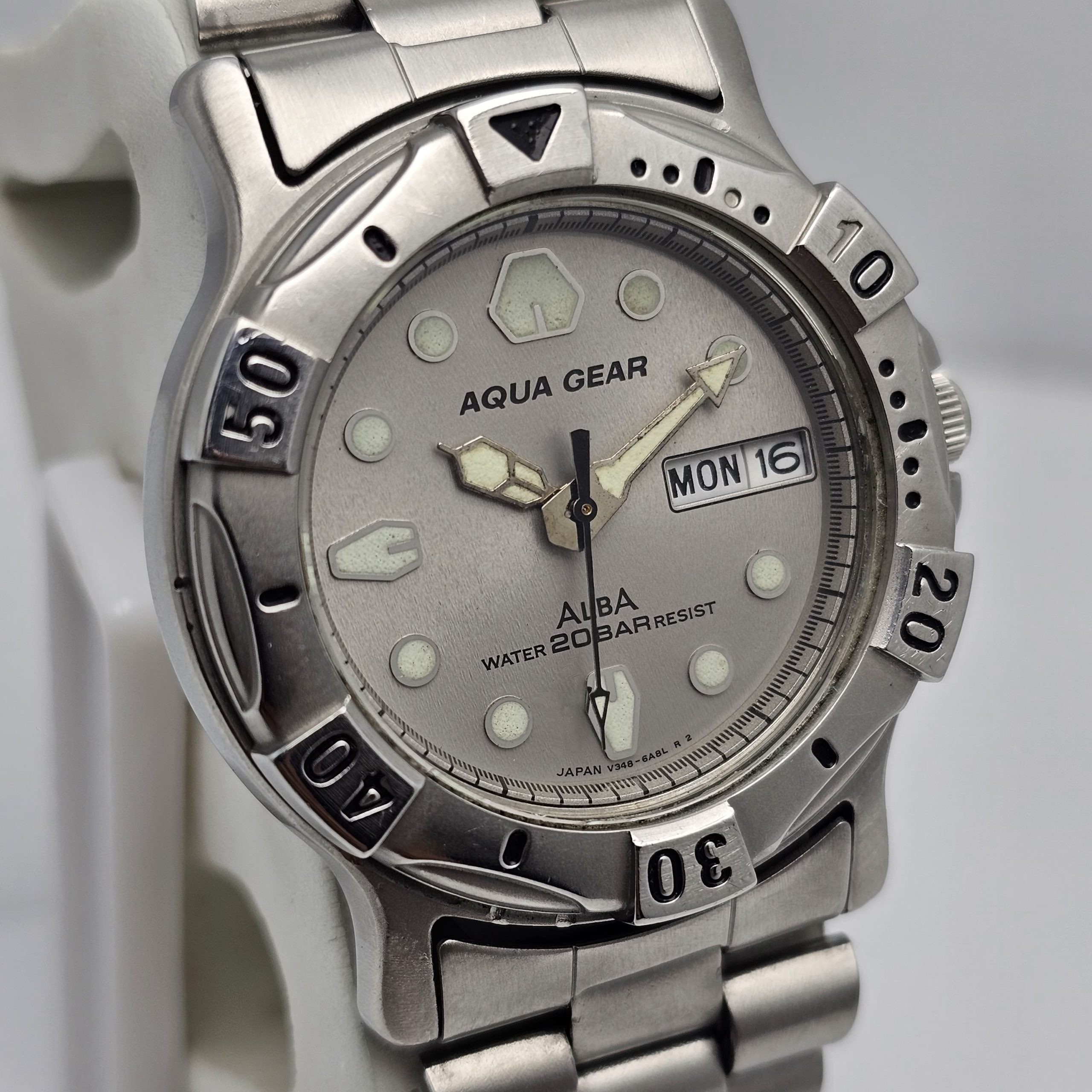 Seiko Alba Aqua Gear Diver V348-6A50 Vintage Men's Watch - Image 2