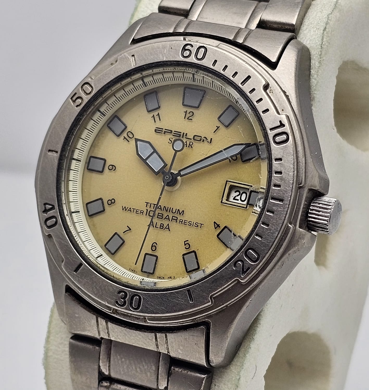 Seiko Alba Epsilon V145-0H30 Solar Titanium Quartz Vintage Men's Watch - Image 2