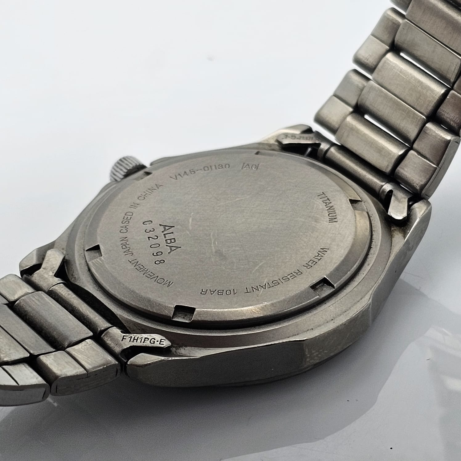 Seiko Alba Epsilon V145-0H30 Solar Titanium Quartz Vintage Men's Watch - Image 8