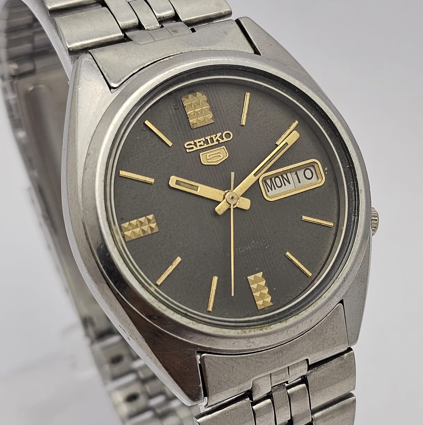 Seiko 5 Automatic 7009-8740 Day/Date Vintage Men's Watch - Image 2