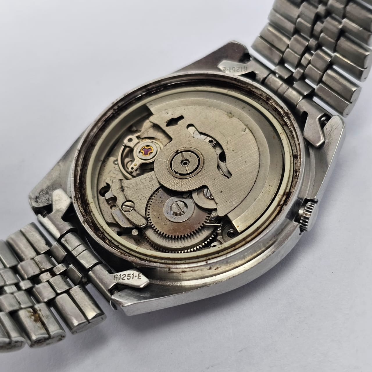 Seiko 5 Automatic 7019-7100 Day/Date Vintage Men's Watch - Image 11
