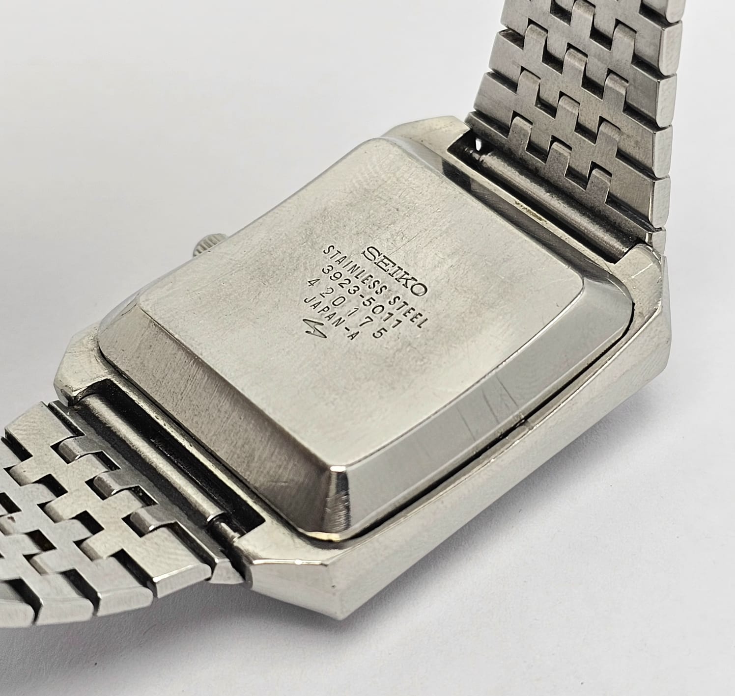 Seiko V.F.A 3923-5011 LED Flash Light Quartz Vintage Men's Watch - Image 8