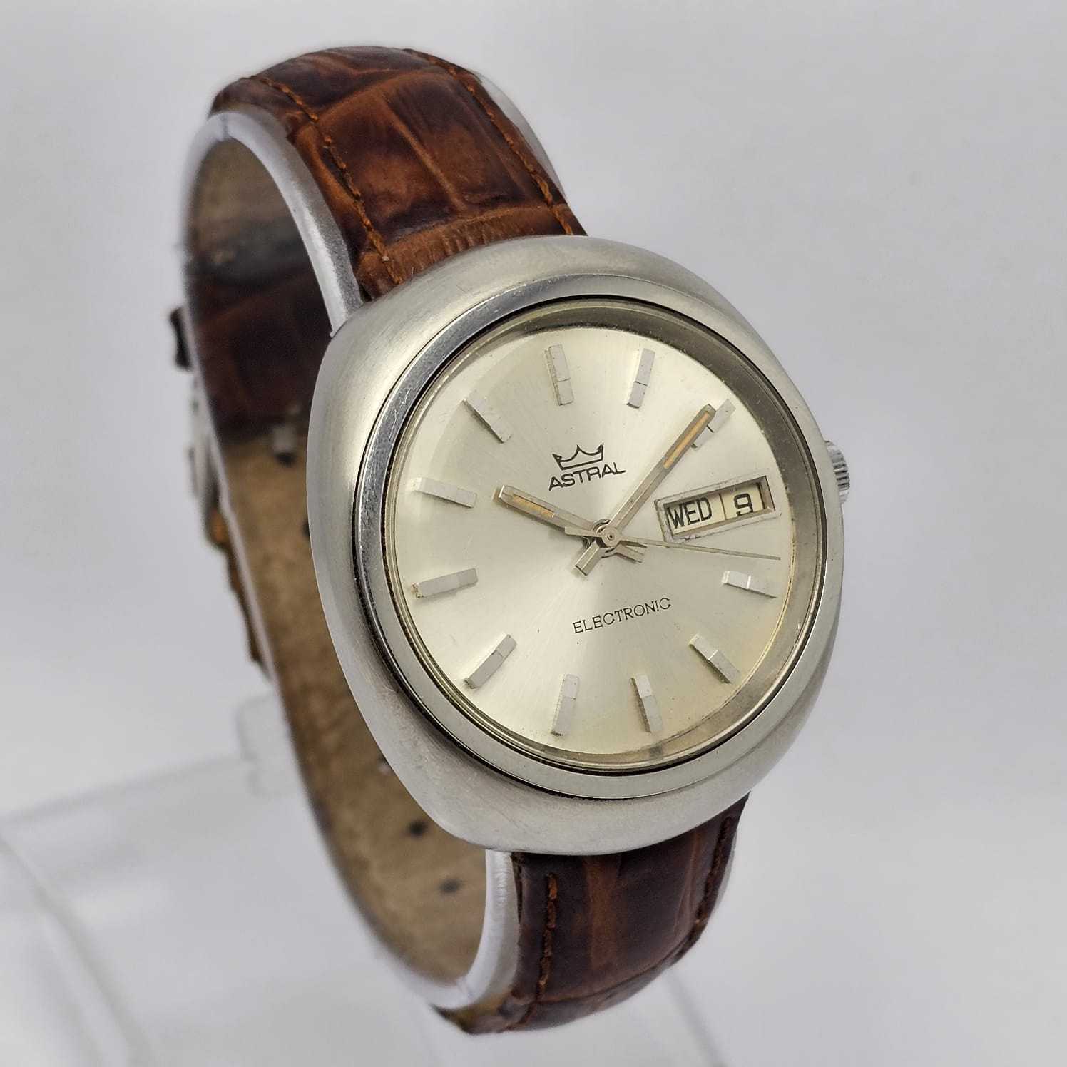 Smiths Astral Electronic ESA 9158 Day/Date Vintage Men's Watch - Image 3
