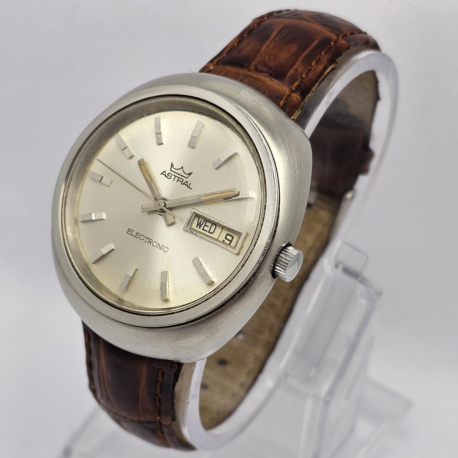 Smiths Astral Electronic ESA 9158 Day/Date Vintage Men's Watch - Image 4