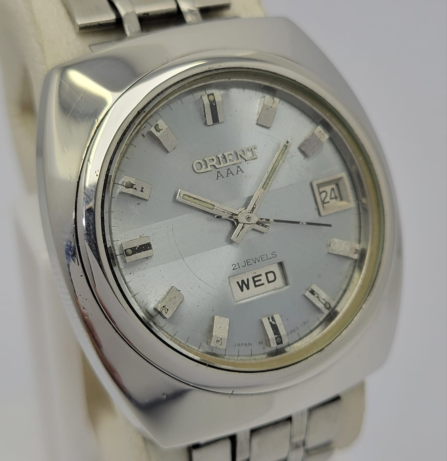 Orient AAA Day/Date Cal.1942 Vintage Men's Watch With Rail Road Bracelet - Image 2