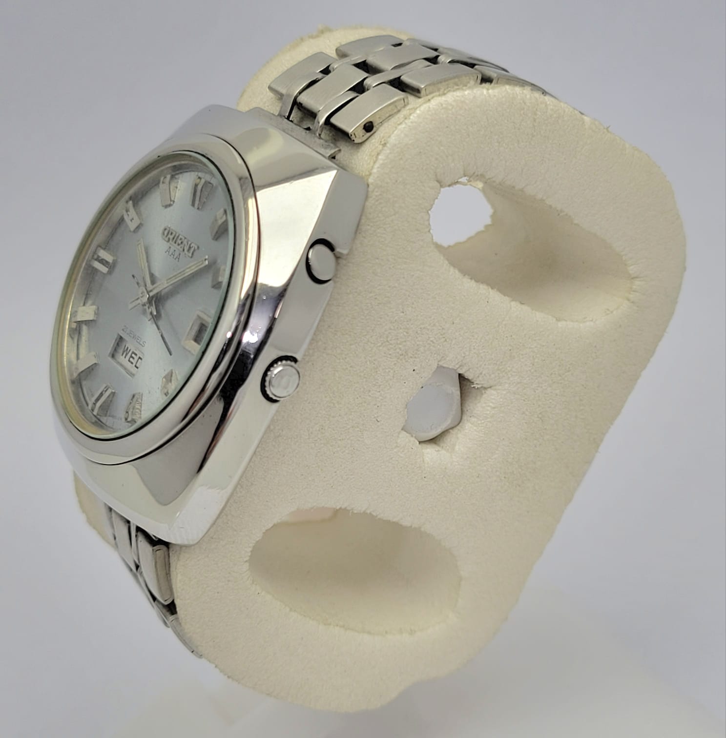 Orient AAA Day/Date Cal.1942 Vintage Men's Watch With Rail Road Bracelet - Image 6