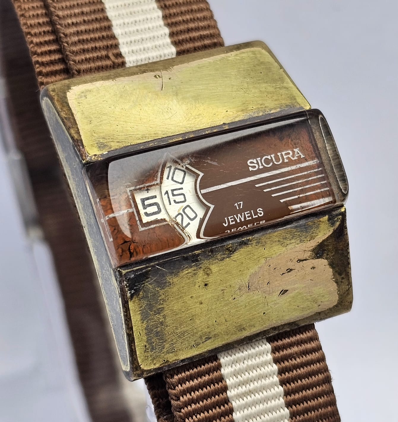 Sicura Manual Winding Jump Hour Digital Vintage Unisex Watch - Image 2