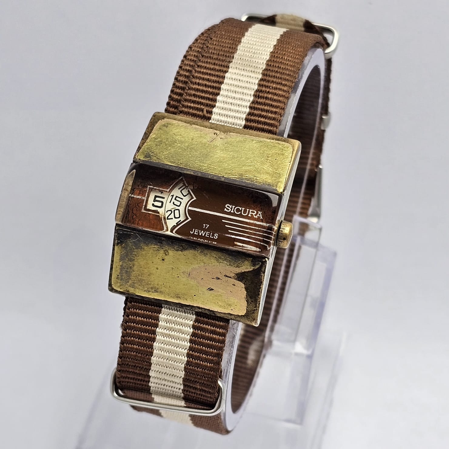 Sicura Manual Winding Jump Hour Digital Vintage Unisex Watch - Image 4