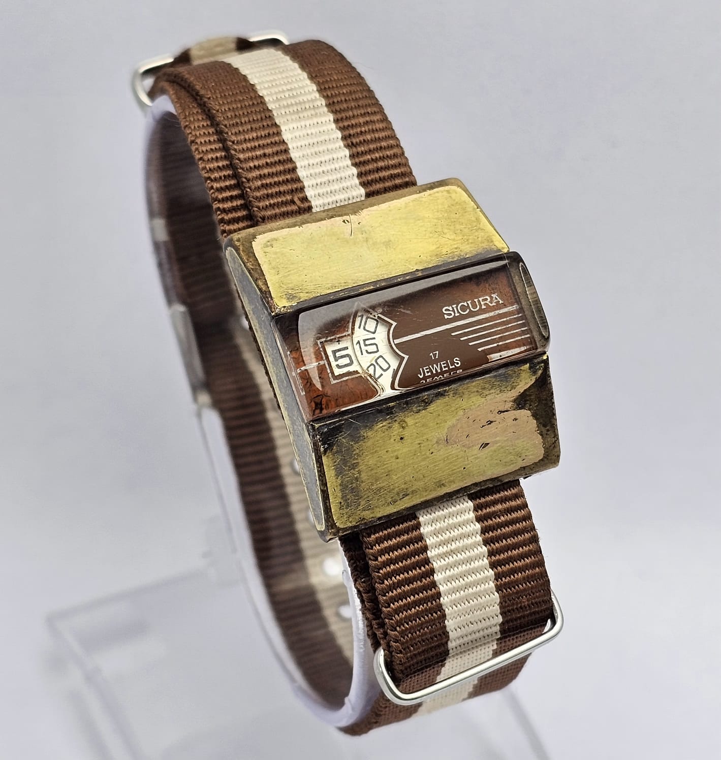 Sicura Manual Winding Jump Hour Digital Vintage Unisex Watch - Image 3