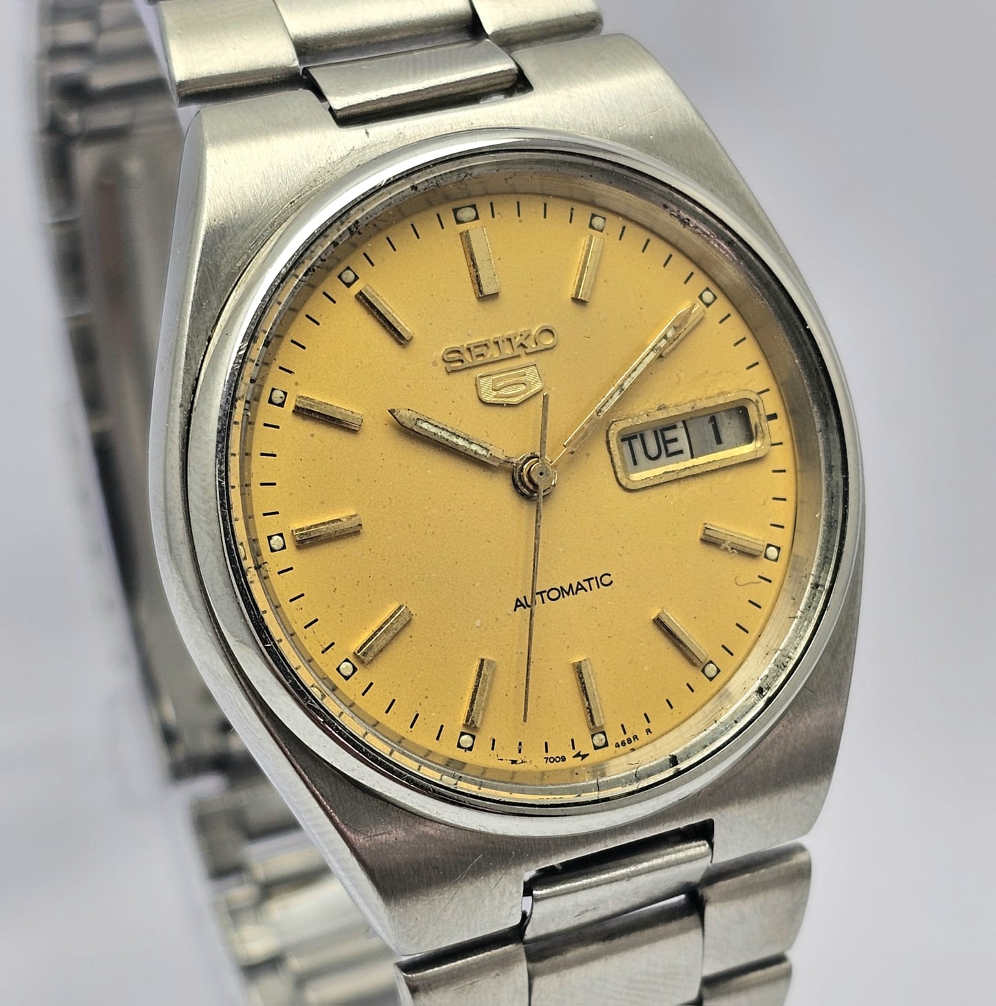 Seiko 5 Automatic 7009-3130 Day/Date Vintage Men's Watch