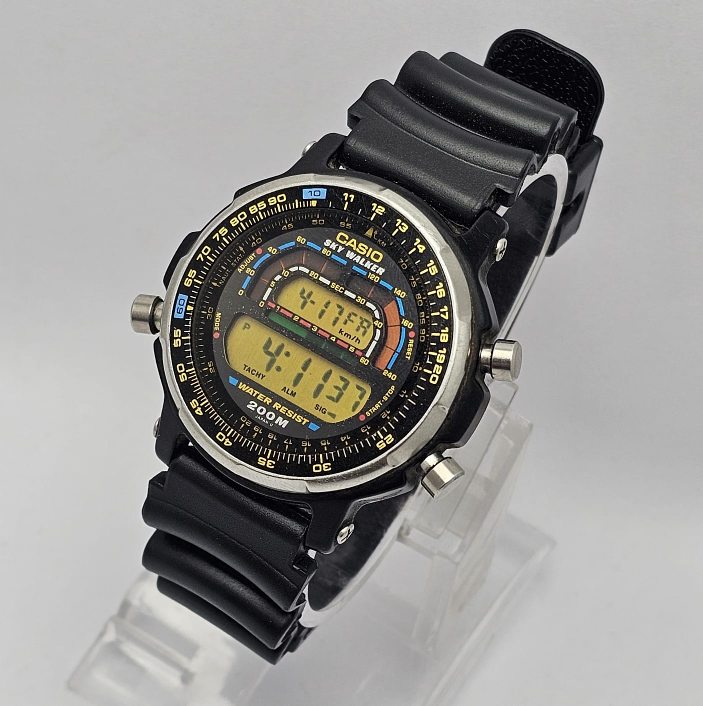 Casio Sky Walker DW-401 Chronograph 905 Vintage Men' Watch - Image 4