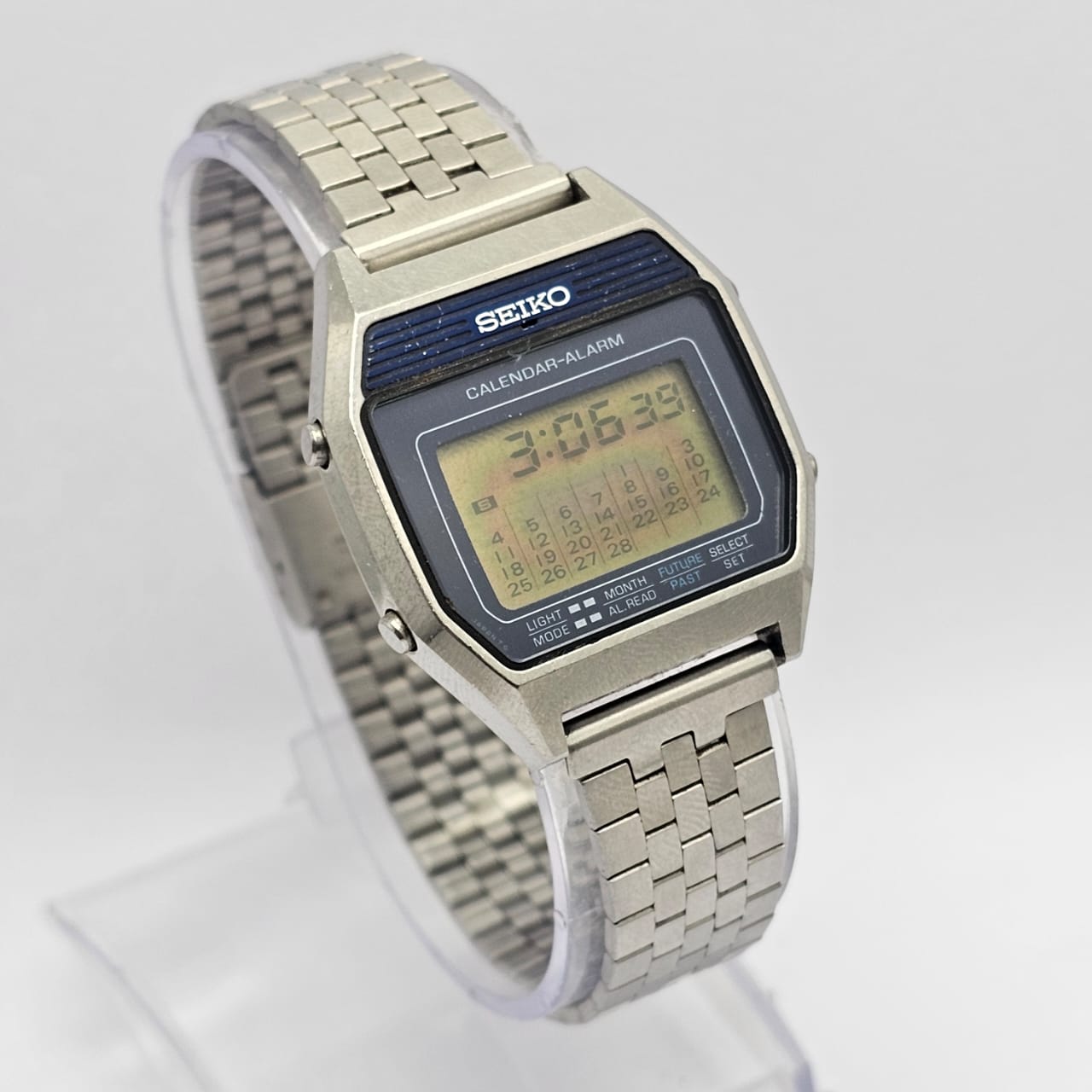 Seiko Quartz A354-5000 Calendar-Alarm Vintage Men's Watch - Image 4
