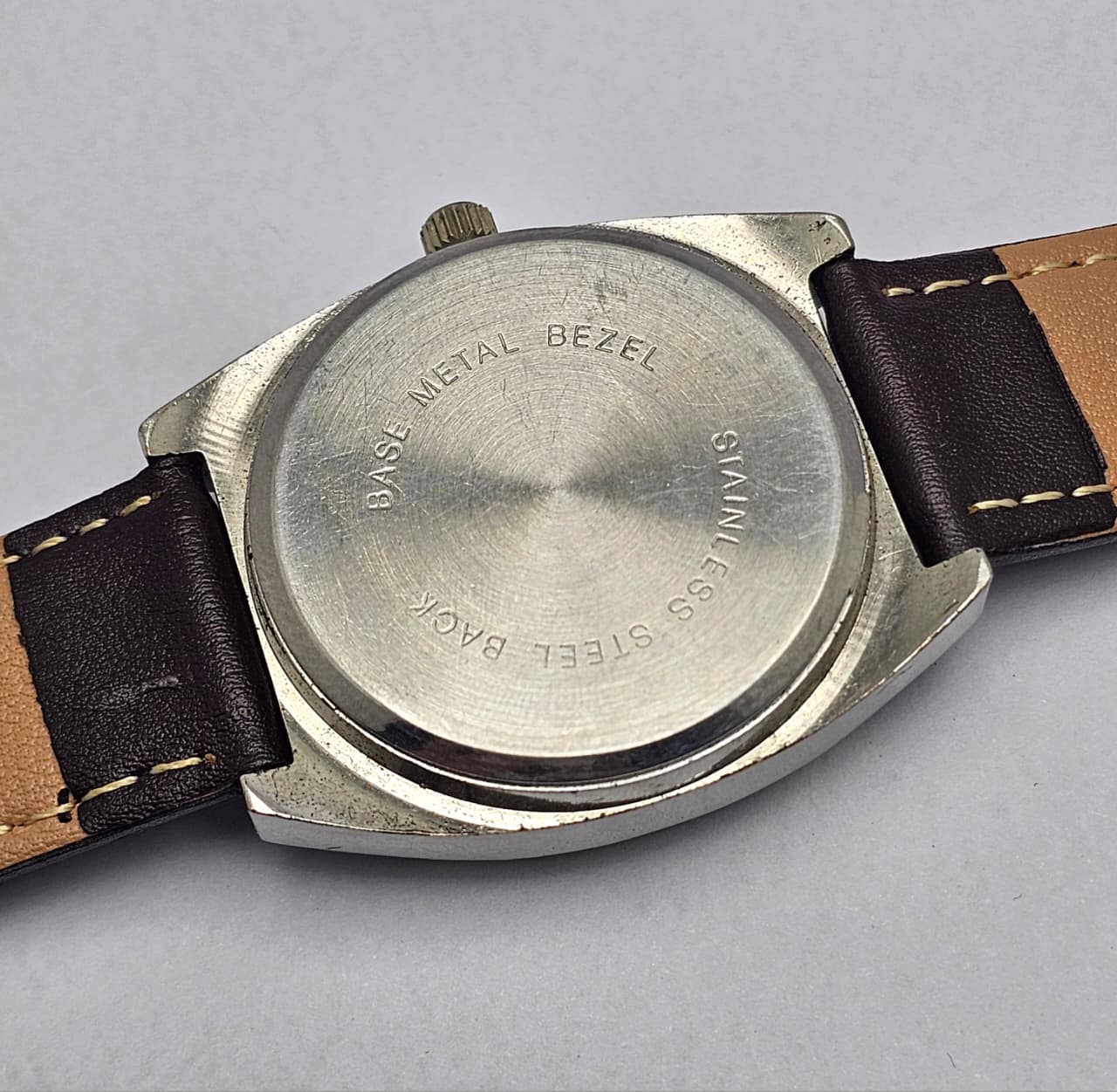 Monte Carlo Quartz jump hour Vintage Men's watch - Image 8