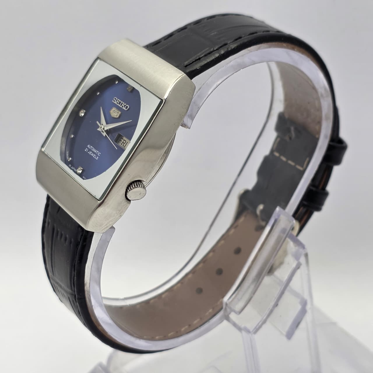 Seiko 5 Automatic 4227-00B0 Day/Date Vintage Unisex Watch Seiko 5 Automatic 4227-00B0 Day/Date Vintage Unisex Watch